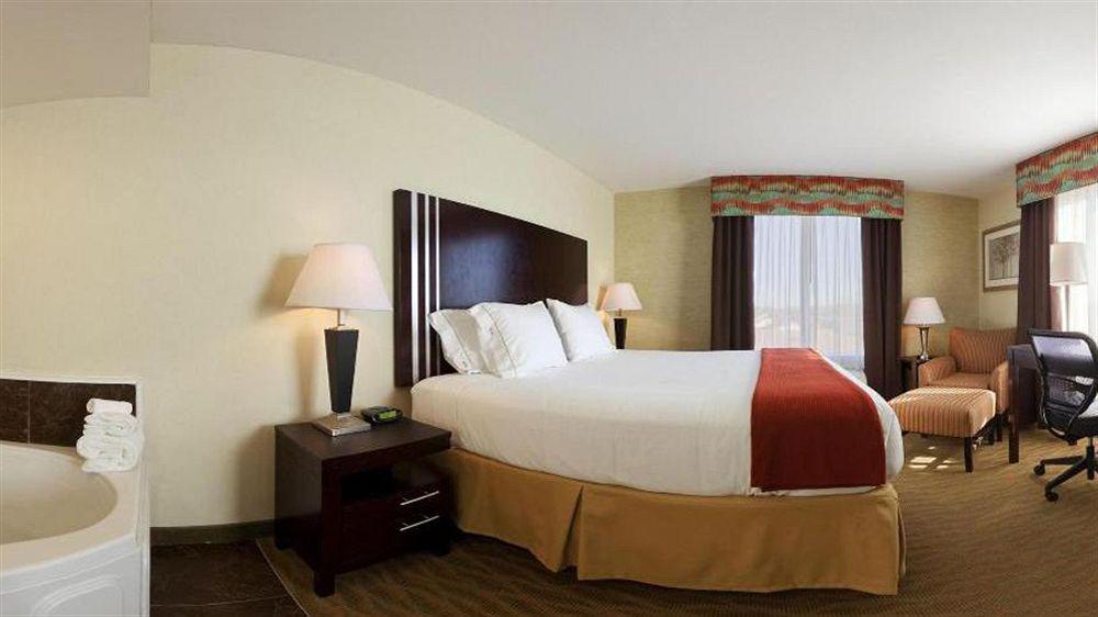 Holiday Inn Express Hotel & Suites Hamburg By Ihg Екстер'єр фото