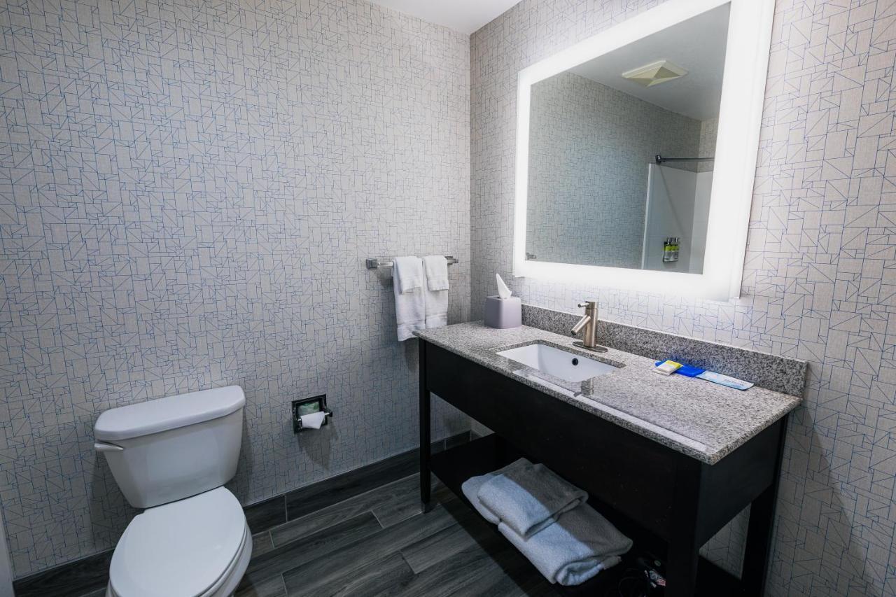 Holiday Inn Express Hotel & Suites Hamburg By Ihg Екстер'єр фото