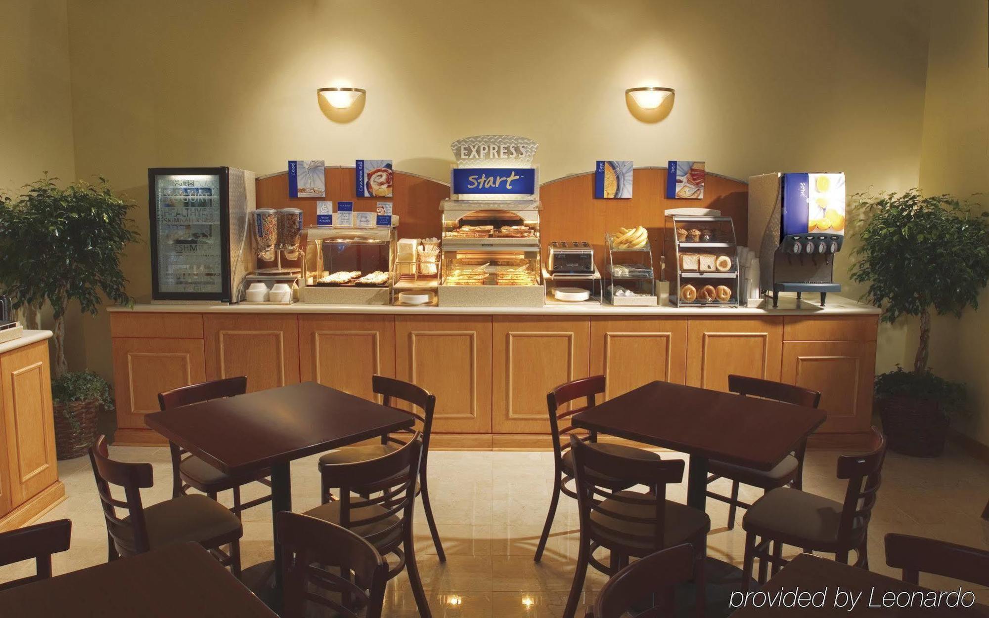 Holiday Inn Express Hotel & Suites Hamburg By Ihg Екстер'єр фото