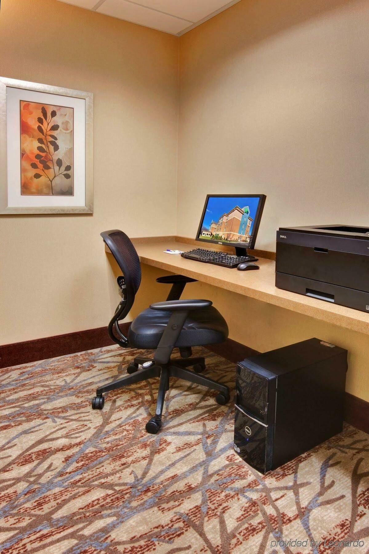 Holiday Inn Express Hotel & Suites Hamburg By Ihg Зручності фото