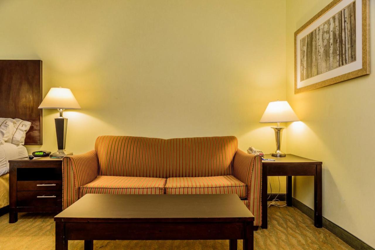 Holiday Inn Express Hotel & Suites Hamburg By Ihg Екстер'єр фото