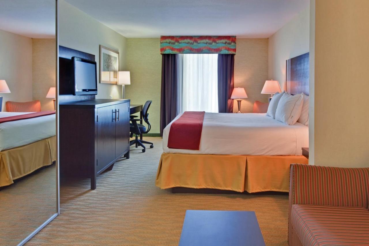 Holiday Inn Express Hotel & Suites Hamburg By Ihg Екстер'єр фото