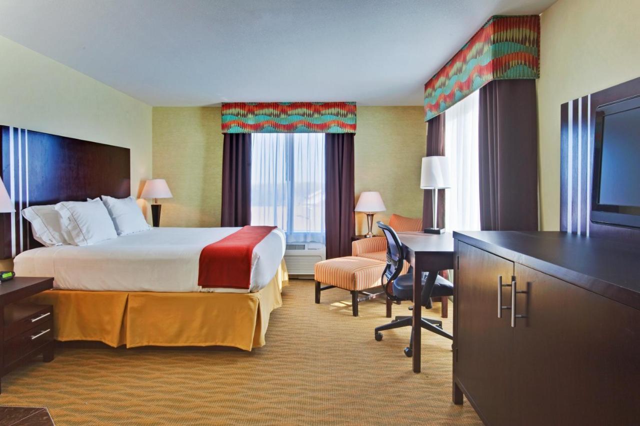 Holiday Inn Express Hotel & Suites Hamburg By Ihg Екстер'єр фото